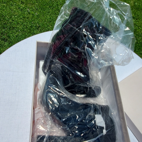 JustFab Lissa bootie in black size 7.5 - Picture 9 of 11